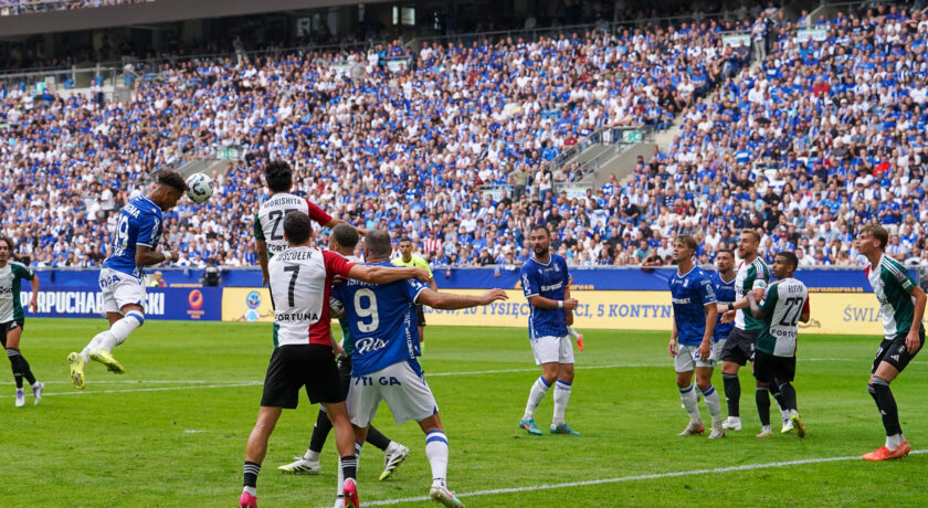 Lech Poznań mentalnie we Wronkach, Legia dużo lepsza w Superpucharze Polski