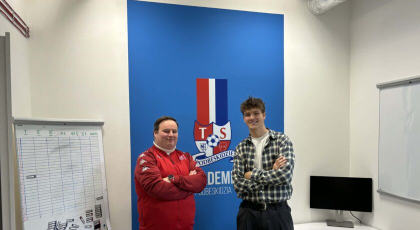 Ksiądz, który buduje ludzi i piłkę. Ks. Marcin Stopka o swojej historii i powołaniu [WYWIAD]