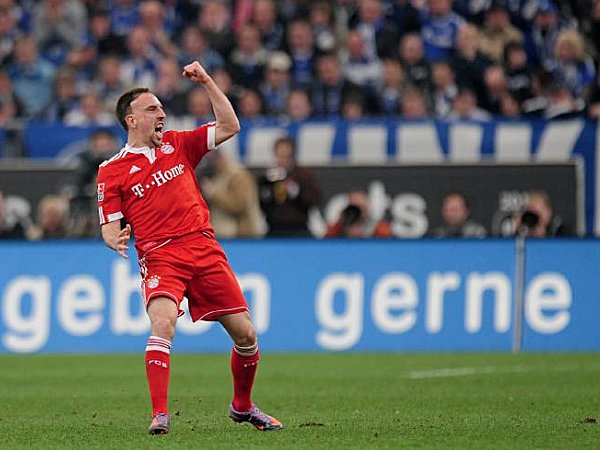 Kahn: Bayern powinien sprzedać Ribery’ego