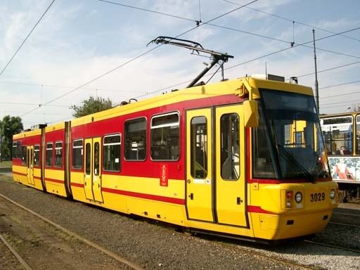 155 nowych tramwajów dla Warszawy